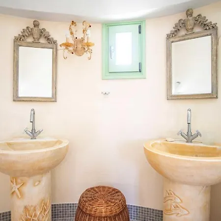 Luxury Estate Plaka וילה