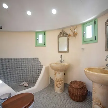 Luxury Estate Plaka *